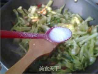 青椒肉丝炒菜杆的做法步骤：6