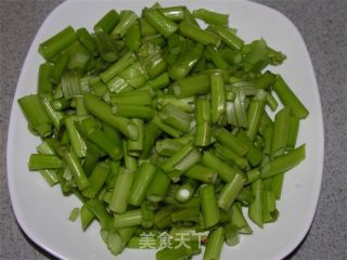 爆炒空心菜的做法步骤：2