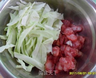 懒人版腊肠煲仔饭 （电饭煲菜谱4）的做法步骤：3