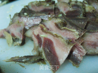 腊舌头炒青椒的做法步骤：5