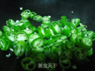 腊舌头炒青椒的做法步骤：10