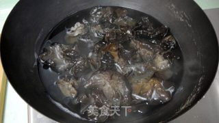 木耳炒山药的做法步骤：2