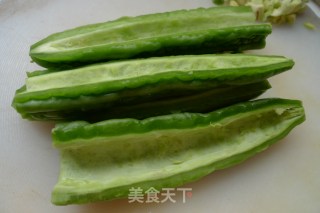 蜜汁苦瓜的做法步骤：1