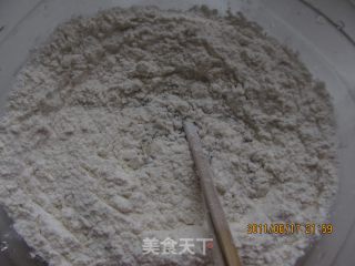 [鲁菜]---小酥条的做法步骤：2