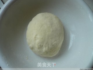 葱花饼的做法步骤：1