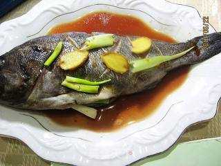 葱油鱼的做法步骤：2