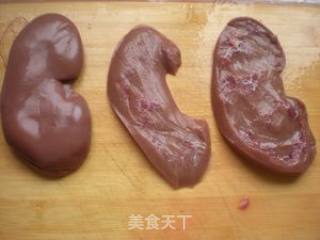【鲁菜】-爆炒腰花的做法步骤：1