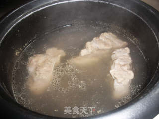 蕃茄排骨拉面的做法步骤：3