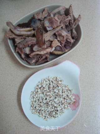 【粤菜】冬瓜薏米煲水鸭的做法步骤：3