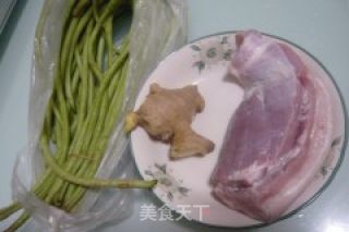 缸豆烧五花肉的做法步骤：1