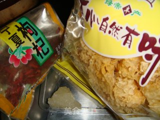 冰糖银耳的做法步骤：1