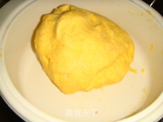 芝麻南瓜豆沙饼的做法步骤：4