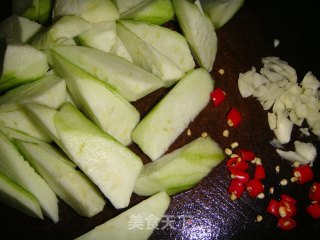 蒜蓉丝瓜的做法步骤：2