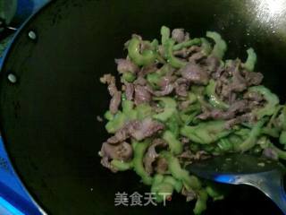 【粤菜】苦瓜炒肉片的做法步骤：7