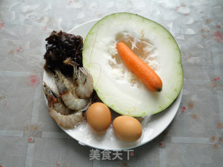 四素炖虾仁的做法步骤：1