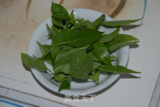 【粤菜】九层塔炒鸡蛋的做法步骤：1