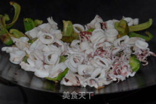 菜椒鱿鱼圈的做法步骤：7