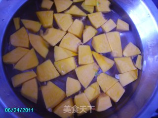 【粤菜】南瓜冰糖水的做法步骤：3