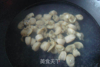 蚝油鲜贝草菇的做法步骤：2