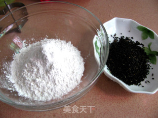 芝麻糯米饼的做法步骤：1