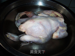 皮脆肉嫩的---文昌鸡的做法步骤：1