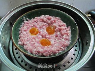 【粤菜】咸蛋蒸肉饼的做法步骤：5