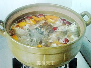木瓜银耳鱼尾汤的做法步骤：6