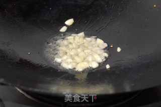 【粤菜】九层塔炒花蛤的做法步骤：2