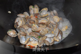 【粤菜】九层塔炒花蛤的做法步骤：6