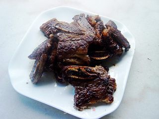 香煎牛仔骨的做法步骤：5