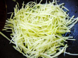 芹菜炒土豆的做法步骤：3