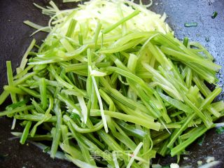 芹菜炒土豆的做法步骤：4