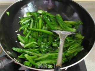 【粤菜】豆豉鲮鱼油麦菜的做法步骤：6