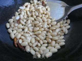 红烧黄豆的做法步骤：4