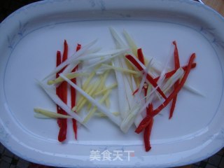 【粤菜】清蒸鲈鱼的做法步骤：4