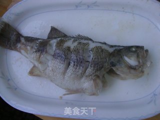 【粤菜】清蒸鲈鱼的做法步骤：8