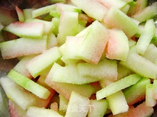 辣拌西瓜皮的做法步骤：1