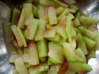 辣拌西瓜皮的做法步骤：2