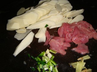 山药炒肉片的做法步骤：2