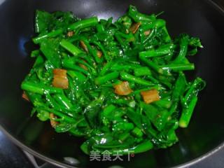 【粤菜】腊味炒芥兰的做法步骤：6