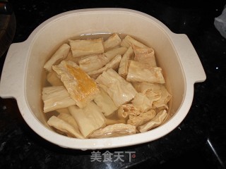 [粤菜] 枝竹银杏浸豆苗的做法步骤：2