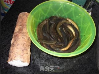 【粤菜】泥鳅淮山汤 健脾补虚敛汗的做法步骤：1