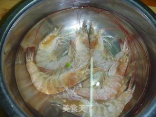 【鲁菜】豆苗炒虾片的做法步骤：1