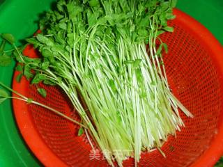 【鲁菜】豆苗炒虾片的做法步骤：2