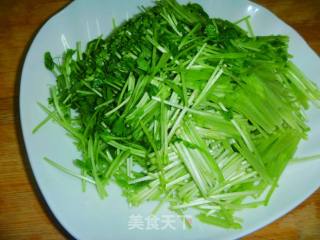 【鲁菜】豆苗炒虾片的做法步骤：3