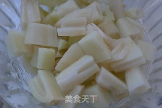 糖醋藕丁的做法步骤：1