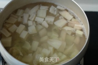 糖醋藕丁的做法步骤：2