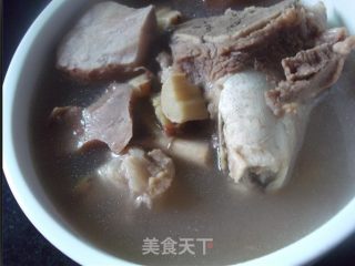 【粤菜】牛大力土茯苓猪骨汤的做法步骤：6