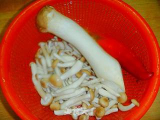 【粤菜】蚝油焖双菇的做法步骤：2
