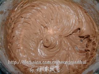 巧克力蔓越莓蛋糕的做法步骤：4